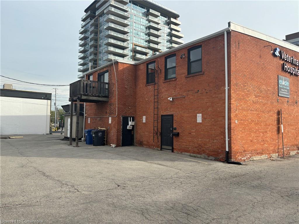 484 John Street Property Photo 6