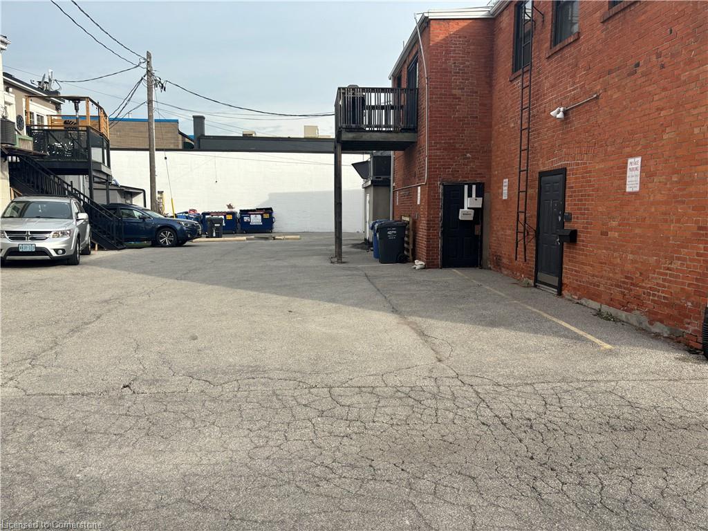 484 John Street Property Photo 7