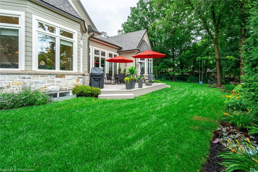 257 Surrey Drive Property Photo 4
