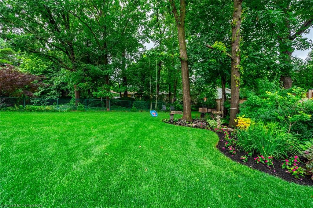 257 Surrey Drive Property Photo 6