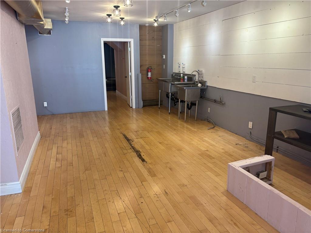 468 Brant Street Property Photo 6