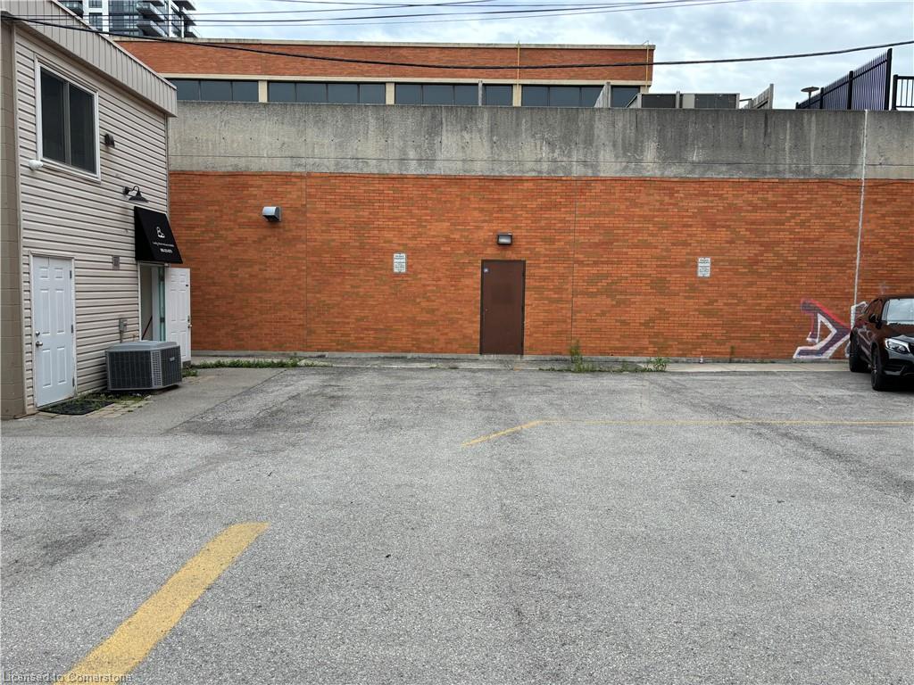 468 Brant Street Property Photo 10