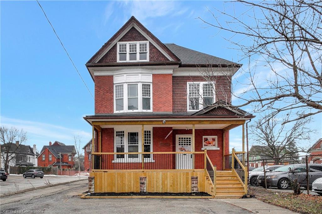 3-18 Weber Street W Property Photo 4