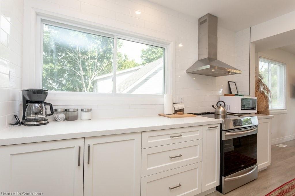 354 Erie Street Property Photo 8