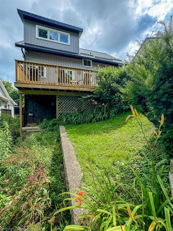 354 Erie Street Property Photo 22