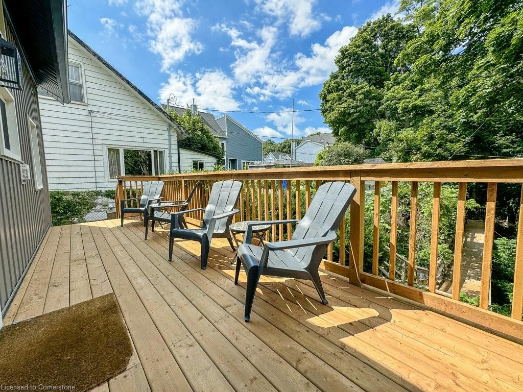 354 Erie Street Property Photo 27