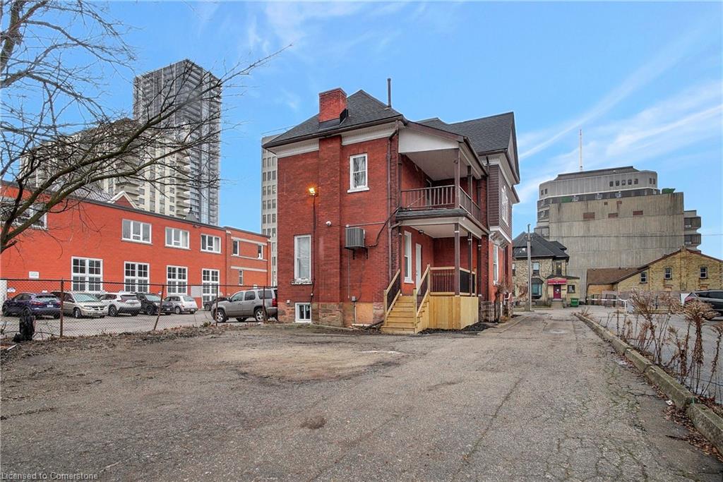 6-18 Weber Street W Property Photo 10