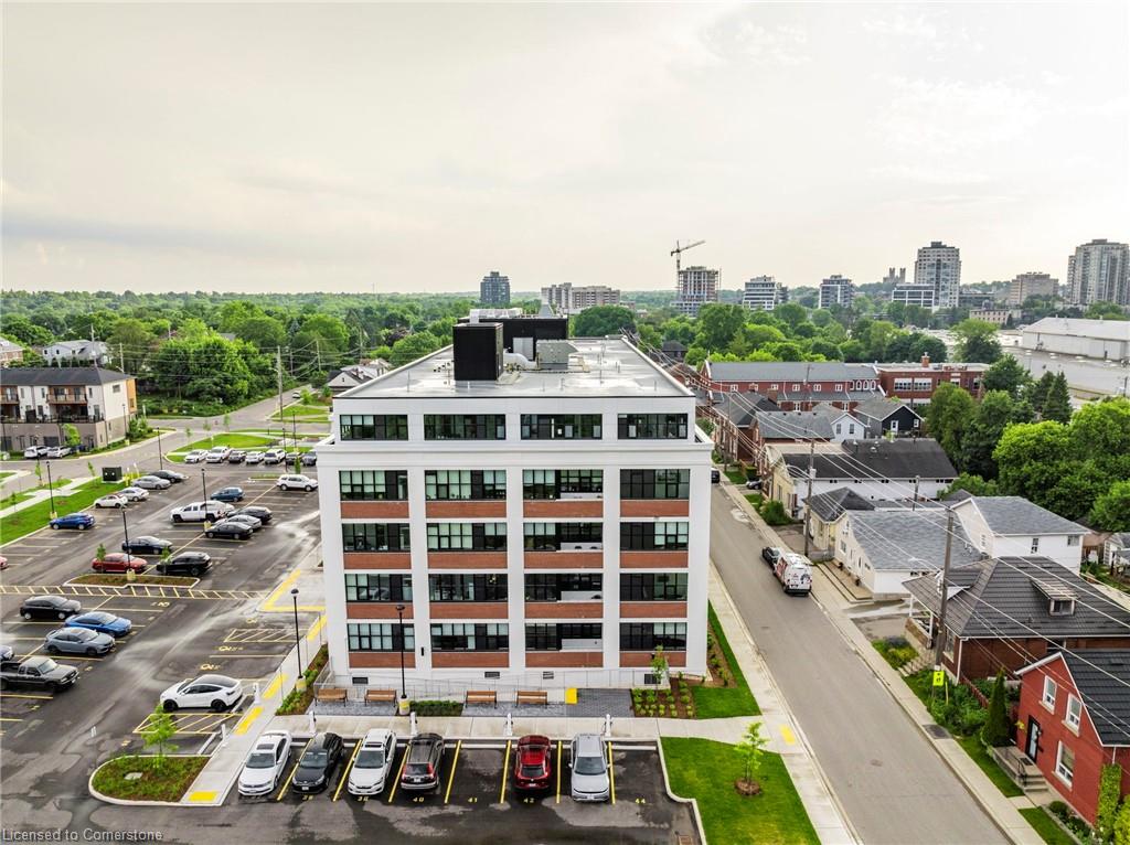 419-120 Huron Street Property Photo 3