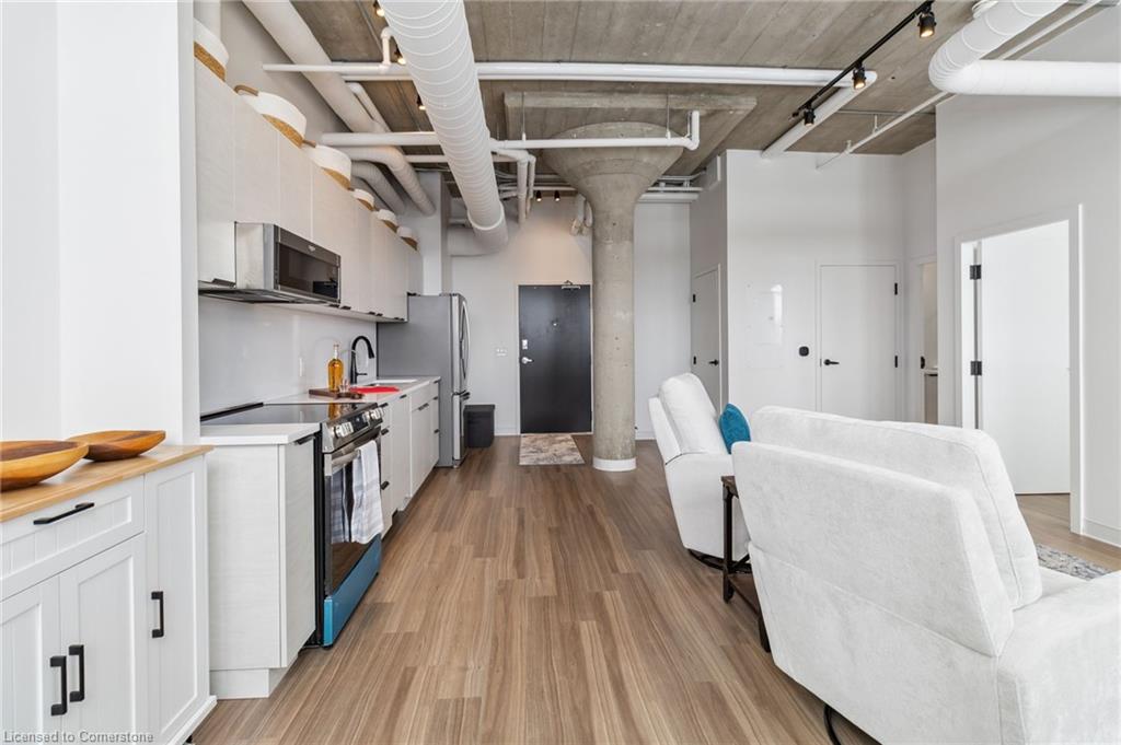 419-120 Huron Street Property Photo 14