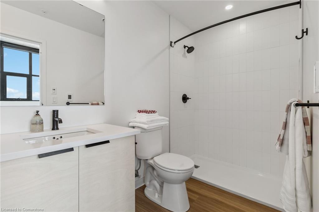 419-120 Huron Street Property Photo 24