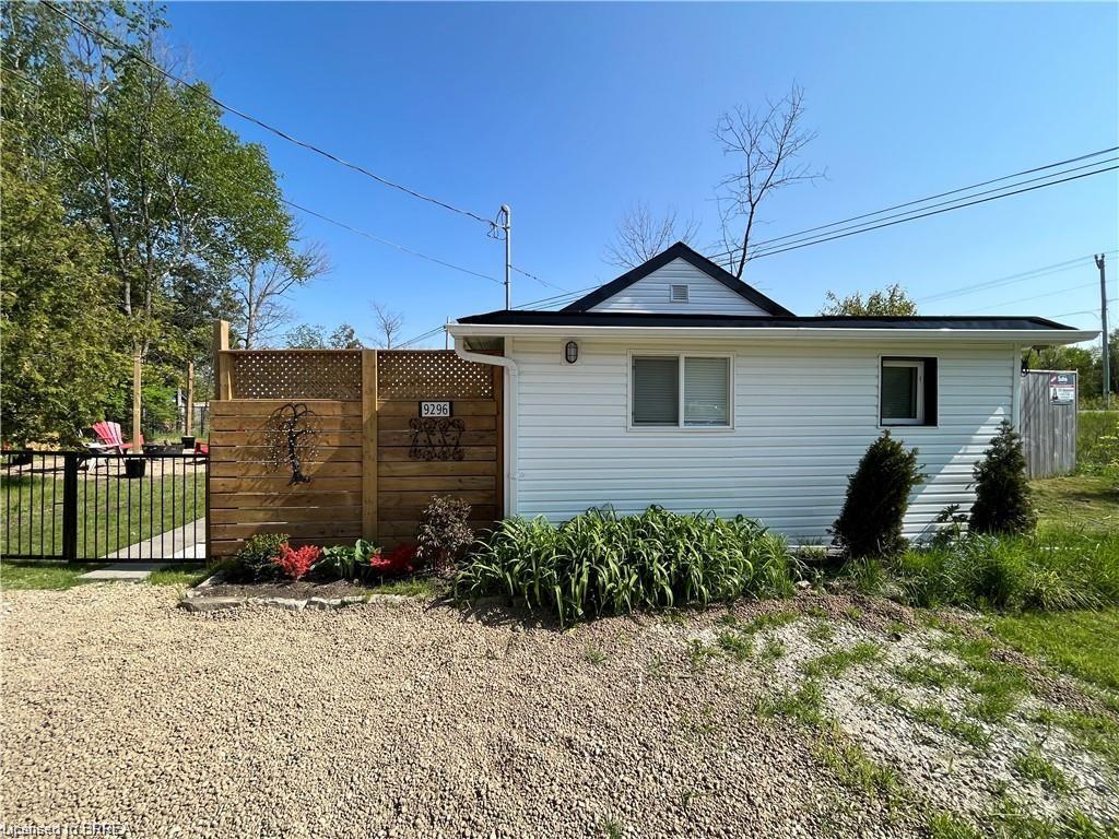 9296 Beachwood Road Property Photo