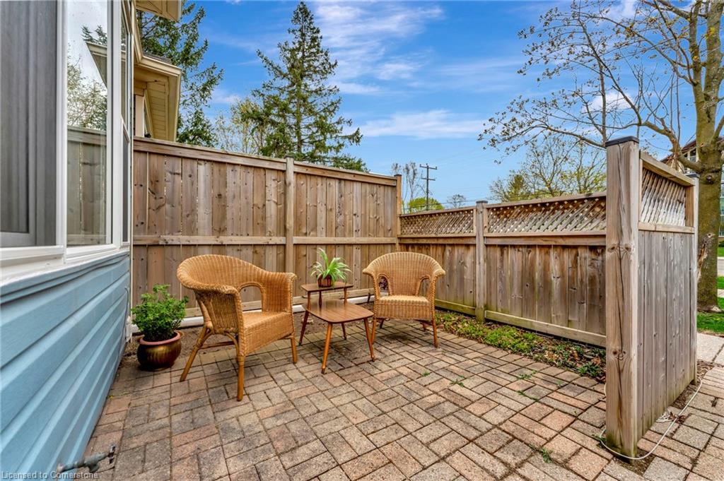 5-175 Fiddlers Green Road Property Photo 3