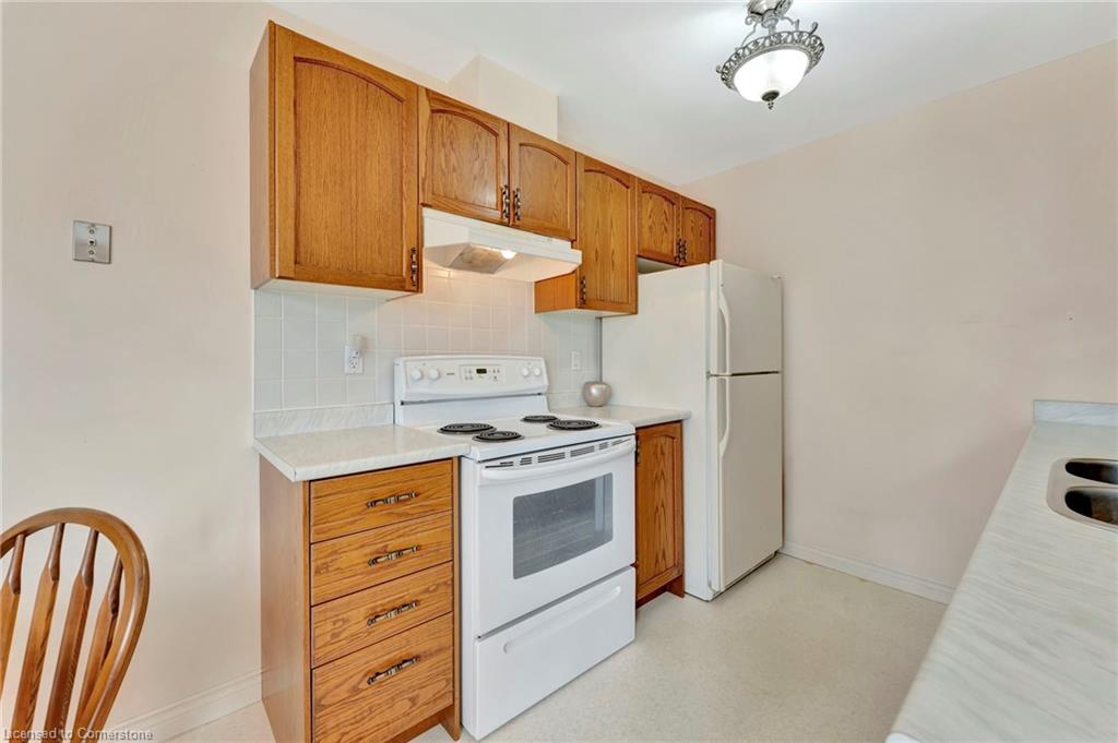 5-175 Fiddlers Green Road Property Photo 12