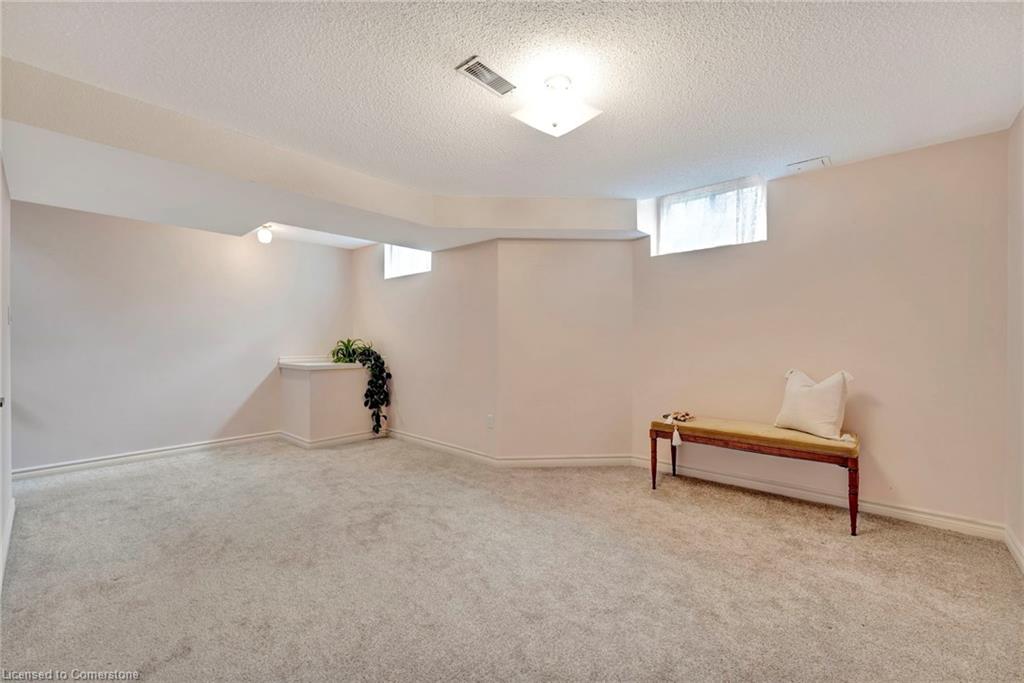 5-175 Fiddlers Green Road Property Photo 18