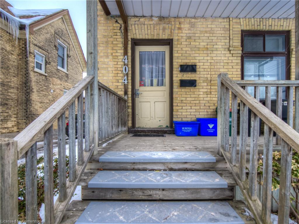 404 Duke Street W Property Photo 3