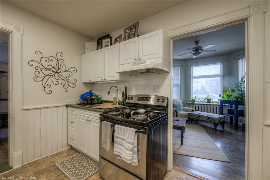 404 Duke Street W Property Photo 6
