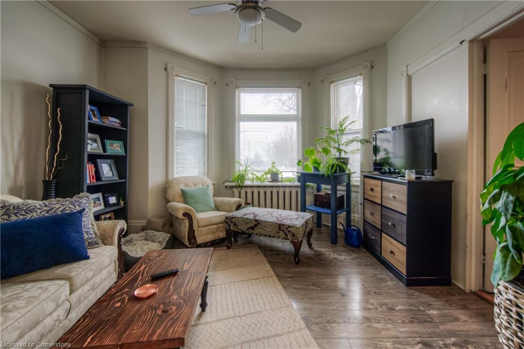 404 Duke Street W Property Photo 10