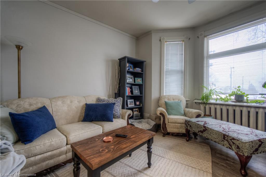 404 Duke Street W Property Photo 13