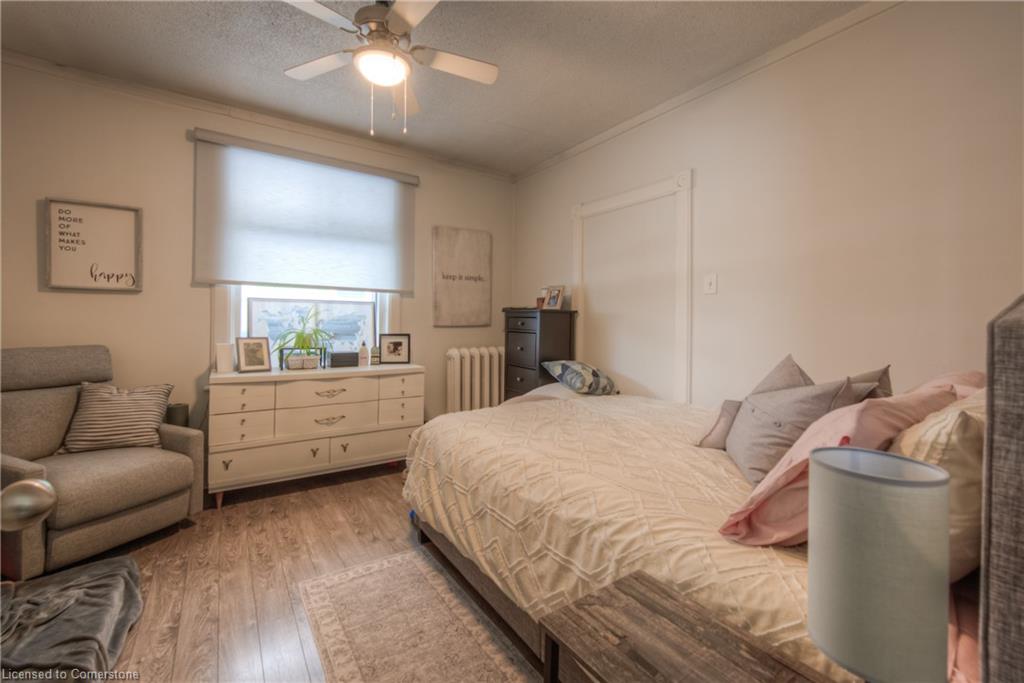 404 Duke Street W Property Photo 14