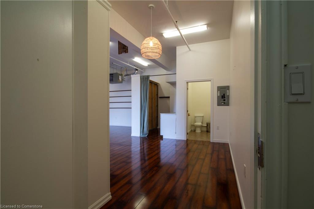 201-15 Wellington Street N Property Photo 1