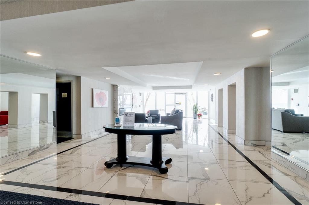 801-5280 Lakeshore Road Property Photo 5