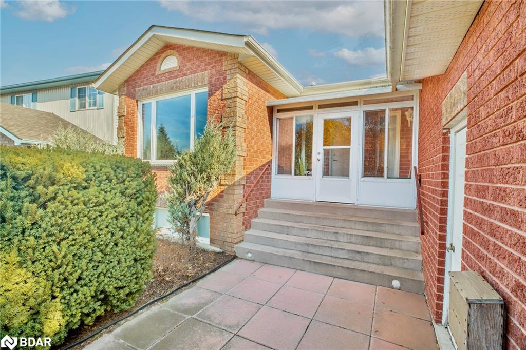 17 Mayfair Drive Property Photo 3