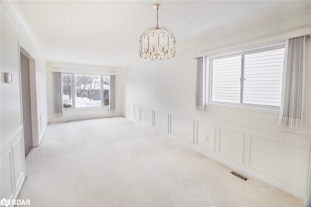 17 Mayfair Drive Property Photo 6