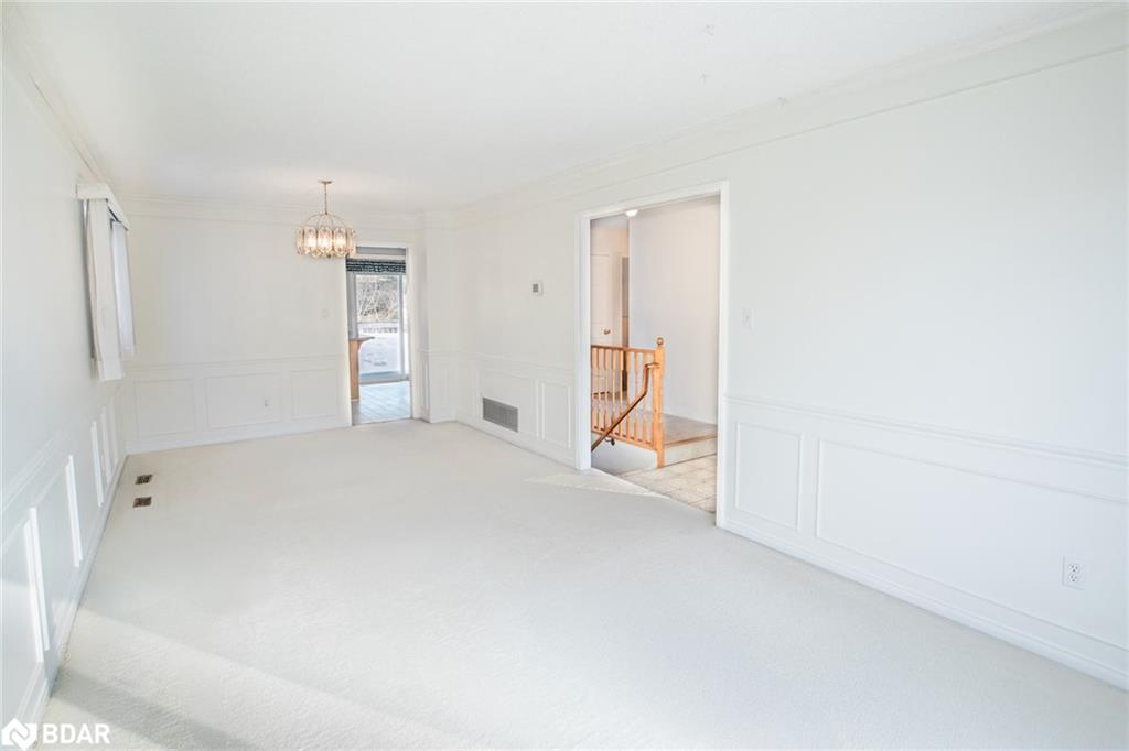 17 Mayfair Drive Property Photo 7