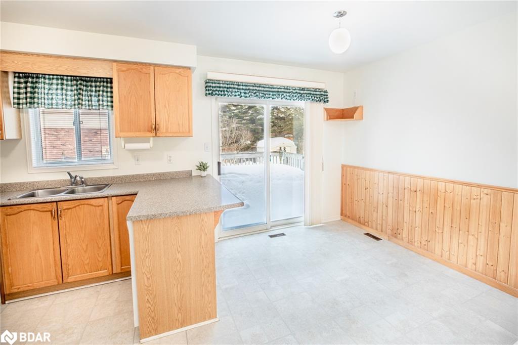 17 Mayfair Drive Property Photo 10