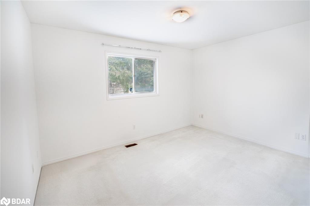 17 Mayfair Drive Property Photo 13
