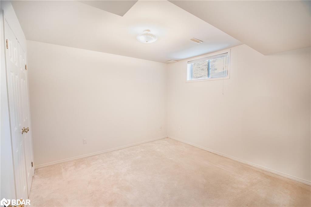 17 Mayfair Drive Property Photo 27