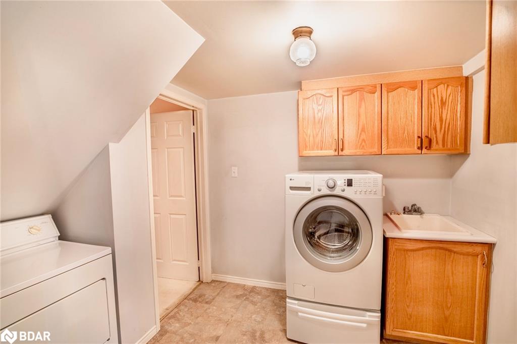 17 Mayfair Drive Property Photo 32