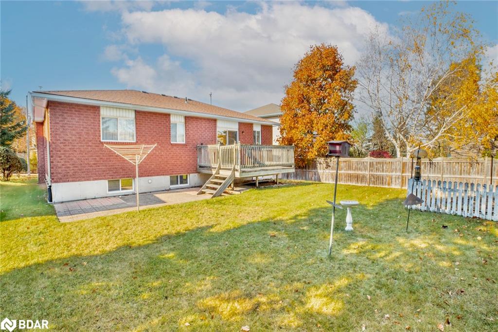 17 Mayfair Drive Property Photo 37