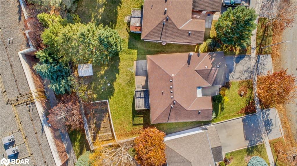 17 Mayfair Drive Property Photo 39