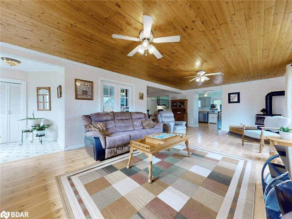 910 Barry Avenue Property Photo 15