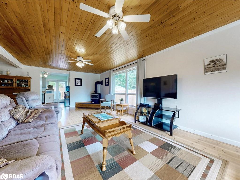 910 Barry Avenue Property Photo 16