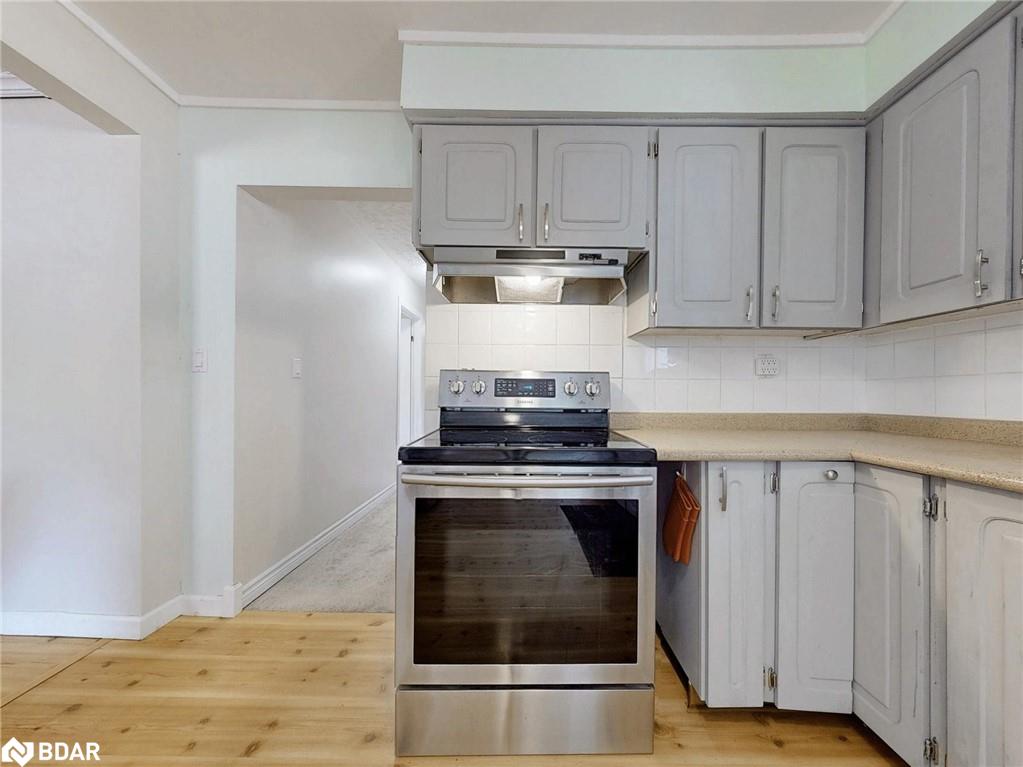 910 Barry Avenue Property Photo 23