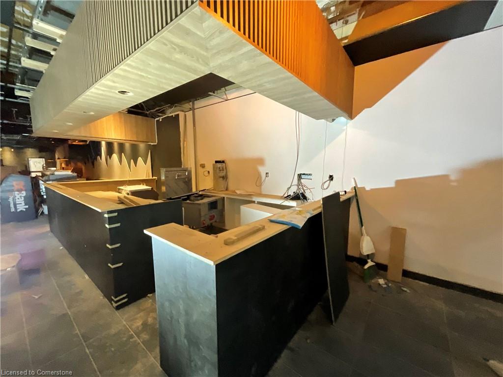 65 King Street E Property Photo 1