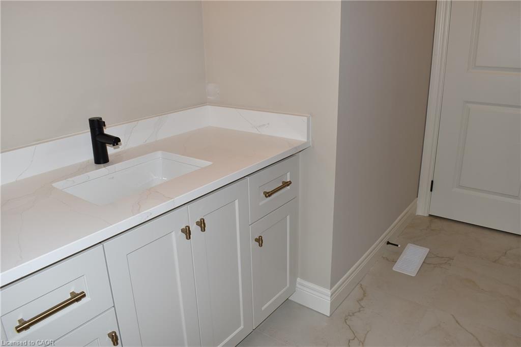 8 Dunlop Road Property Photo 40