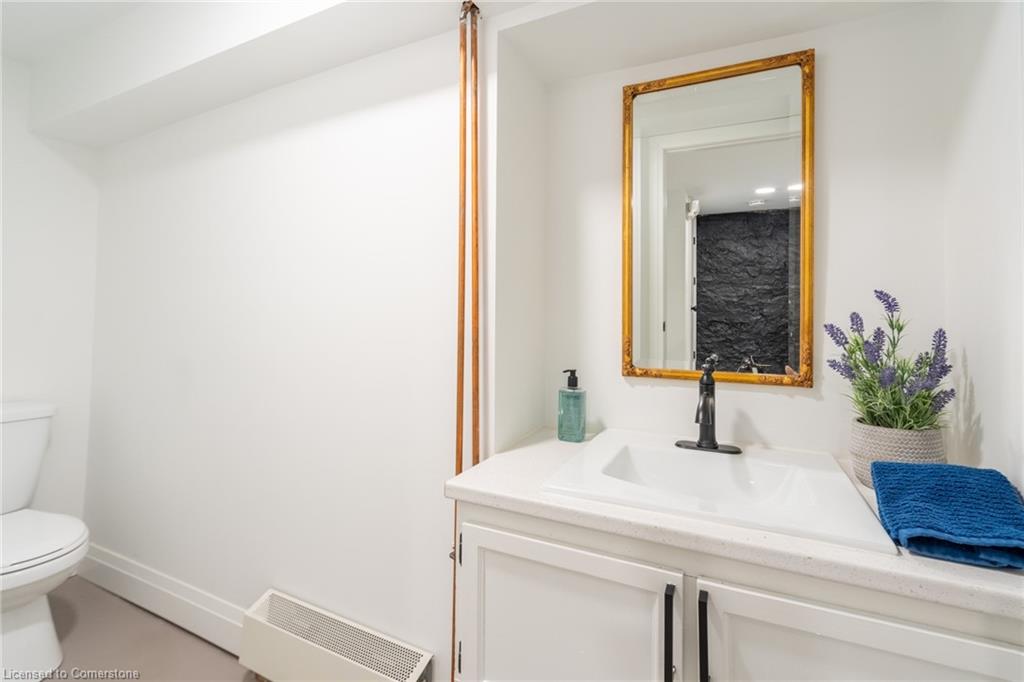 299 James Street N Property Photo 23