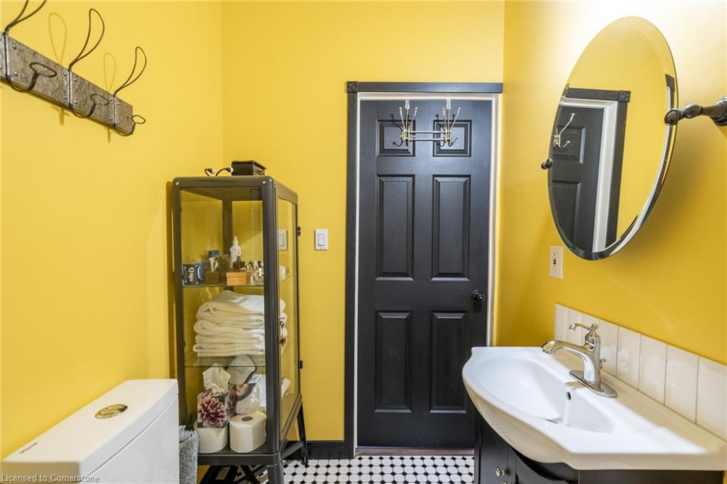 299 James Street N Property Photo 30