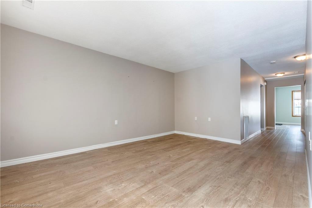 25 Szollosy Circle Property Photo 9