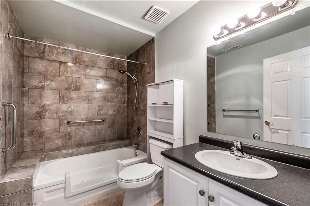 25 Szollosy Circle Property Photo 13