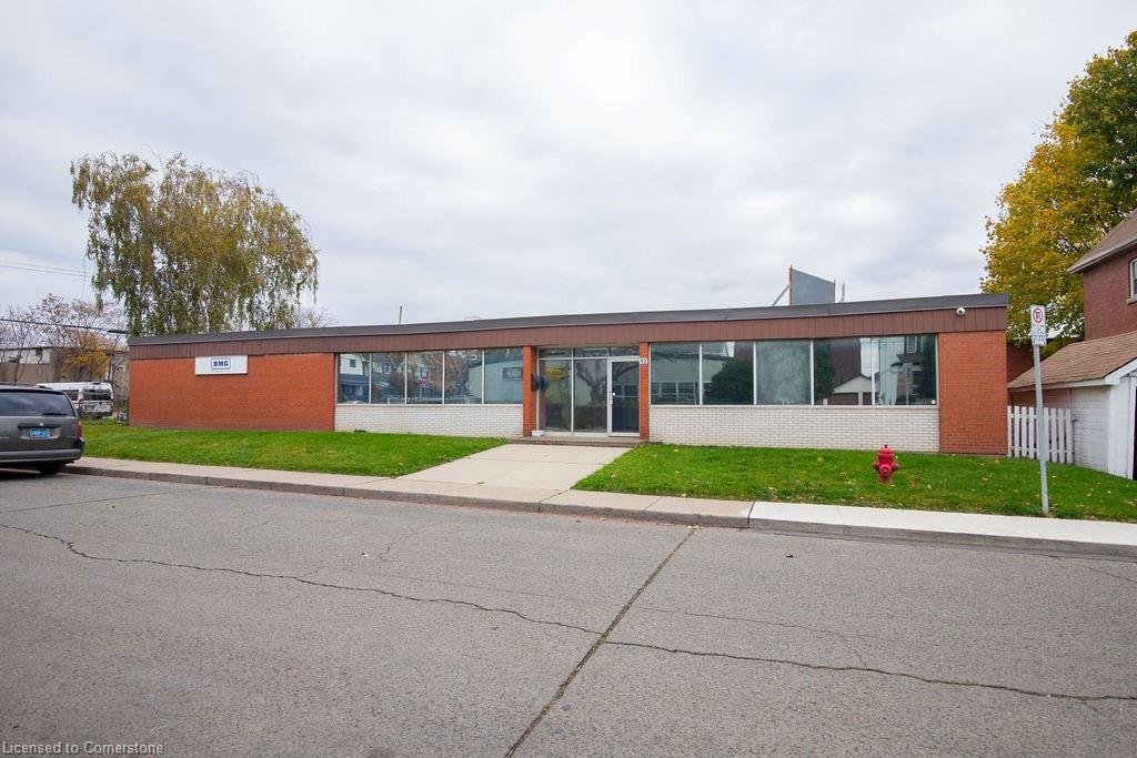 42 Niagara Street Property Photo 3