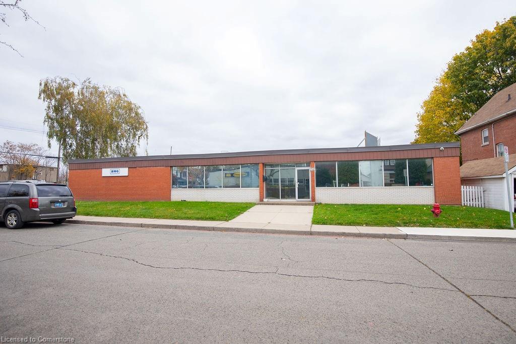 42 Niagara Street Property Photo 4