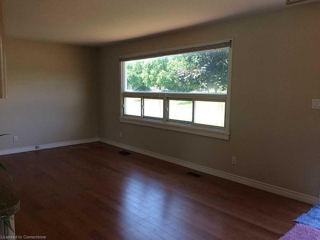 2232 Queensway Street Property Photo