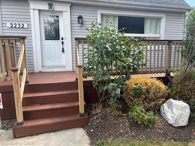 2232 Queensway Street Property Photo 1