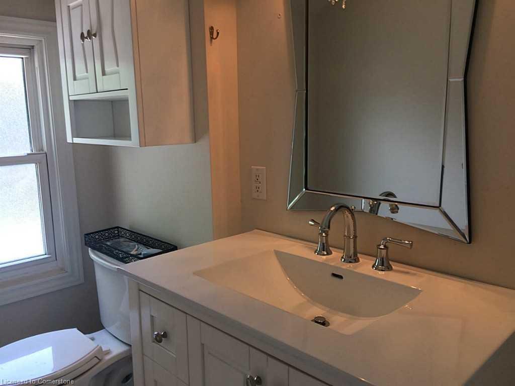 2232 Queensway Street Property Photo 5