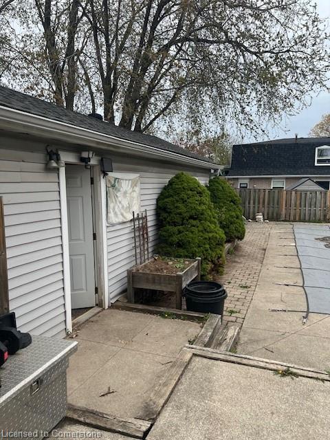 2232 Queensway Street Property Photo 13