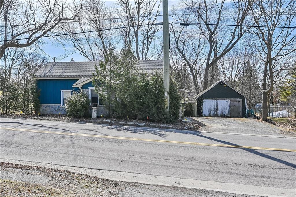 10 Nelles Street E Property Photo